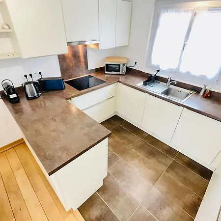 Bnb2You Private Room In Shared Villa Close Swiss Ch2 펜션 앵빌리